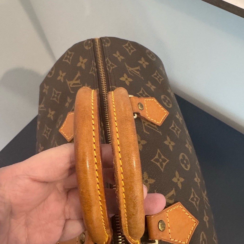 Louis Vuitton Monogram Speedy 35 - Picture 8 of 11